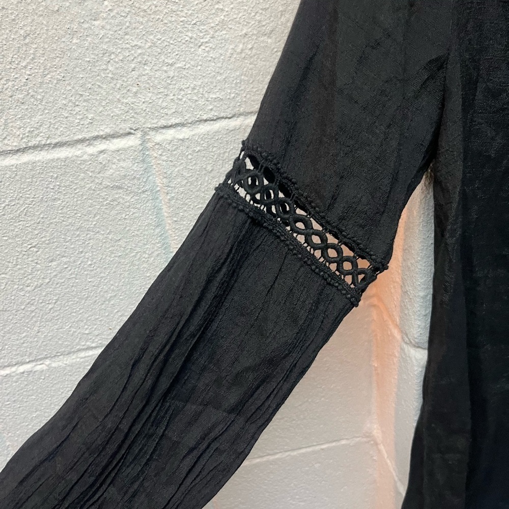 She + Sky Black Lace Detail Blouse. Medium - Picture 5 of 6